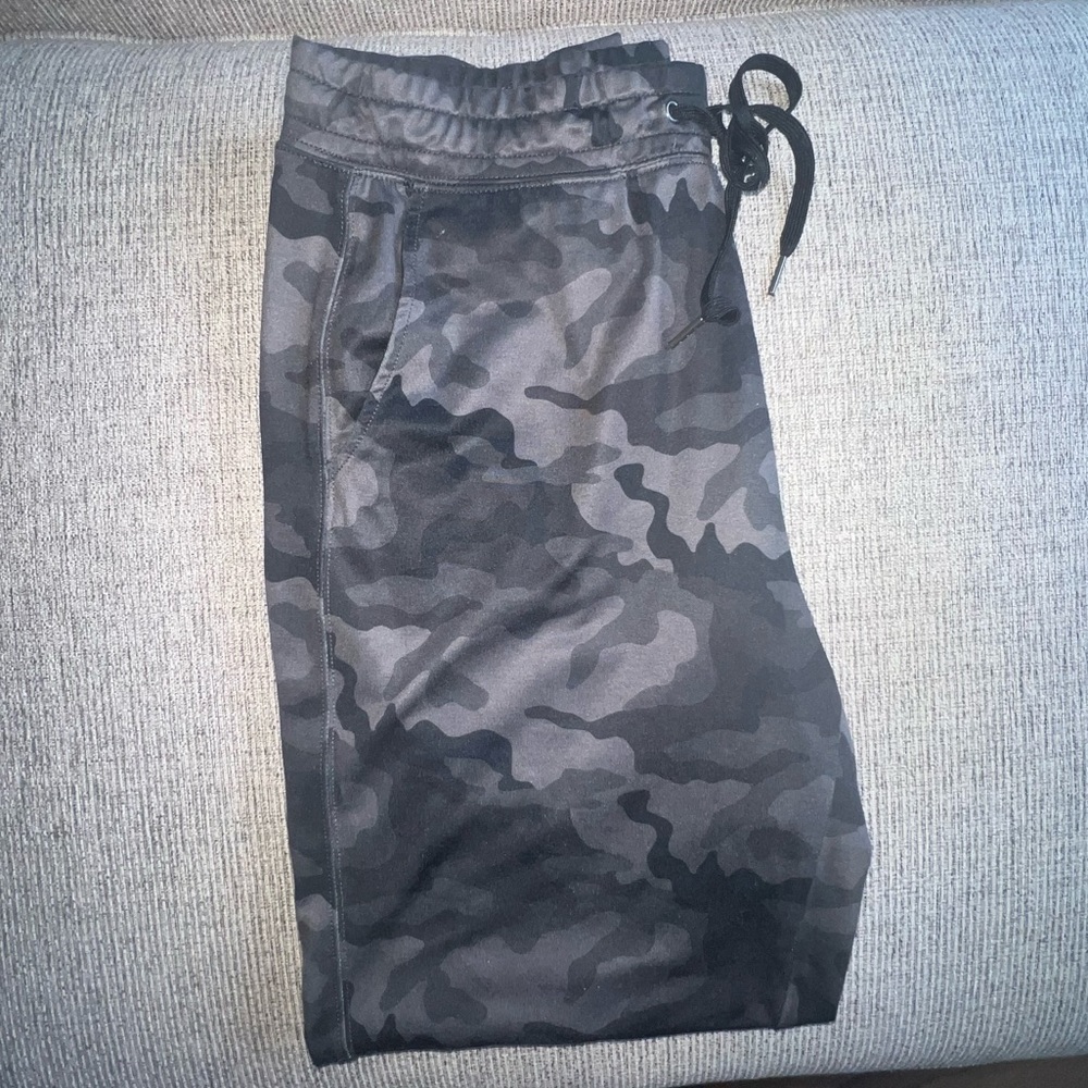 American Eagle Camo Joggers